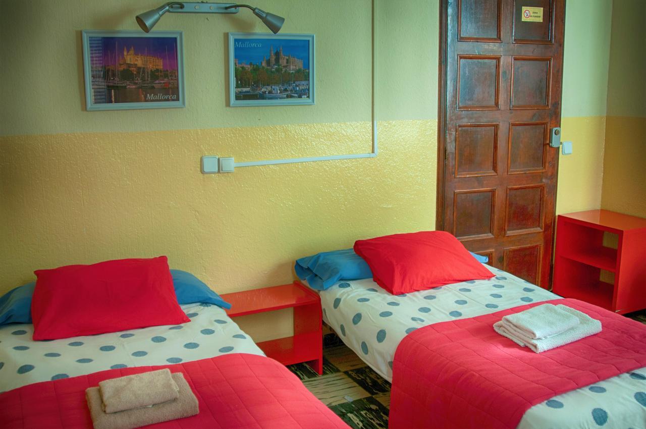 Twin Room with Private Bathroom,560524215:JPEG